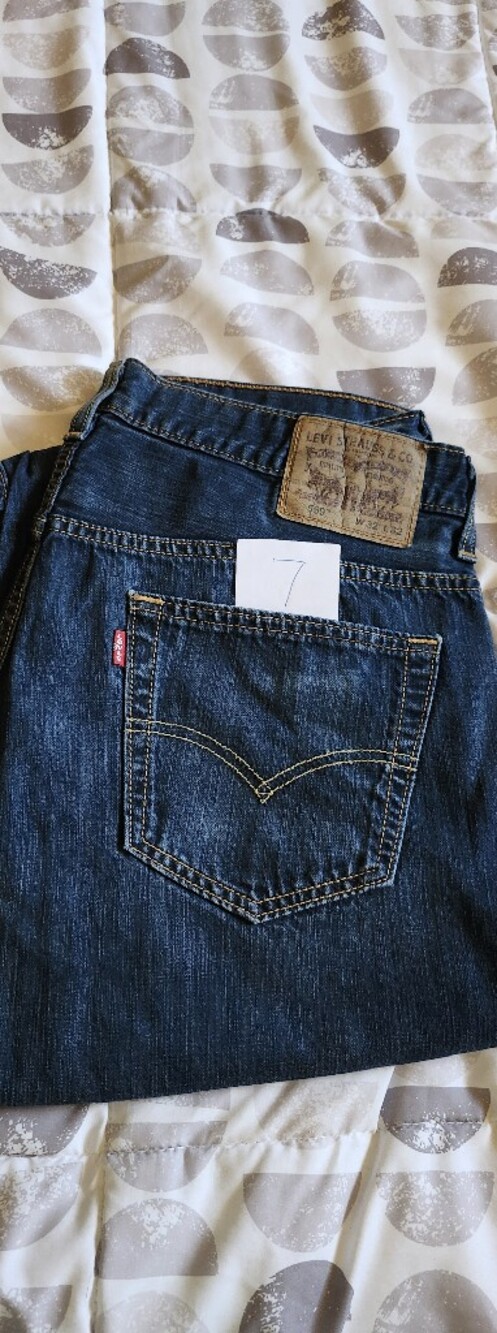 Authentic Levis 569 32/32